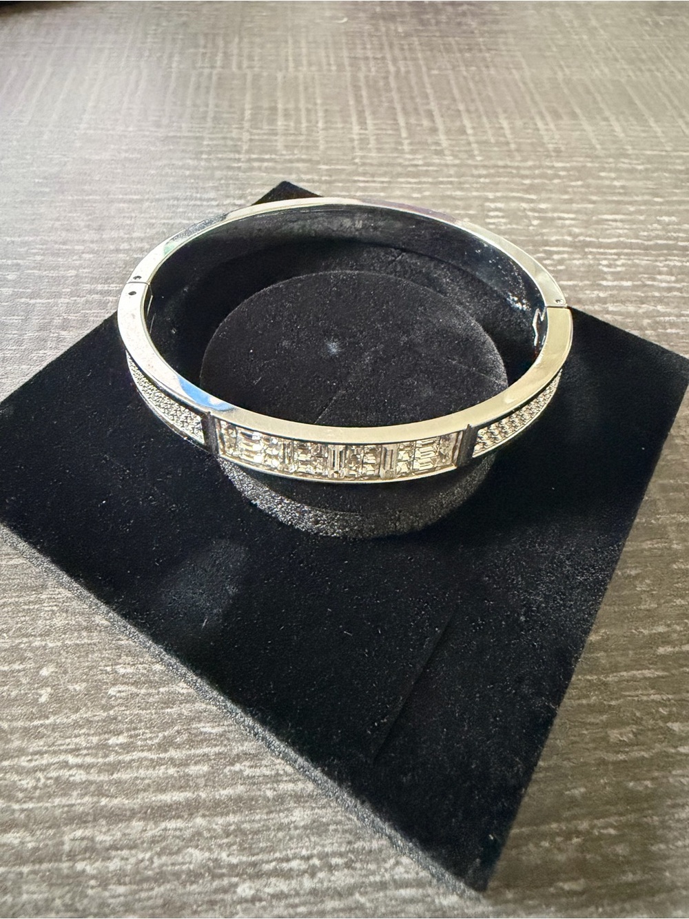 SWAROVSKI CRYSTAL ETHIC SILVER BANGLE BRACELET Hinged Bangle